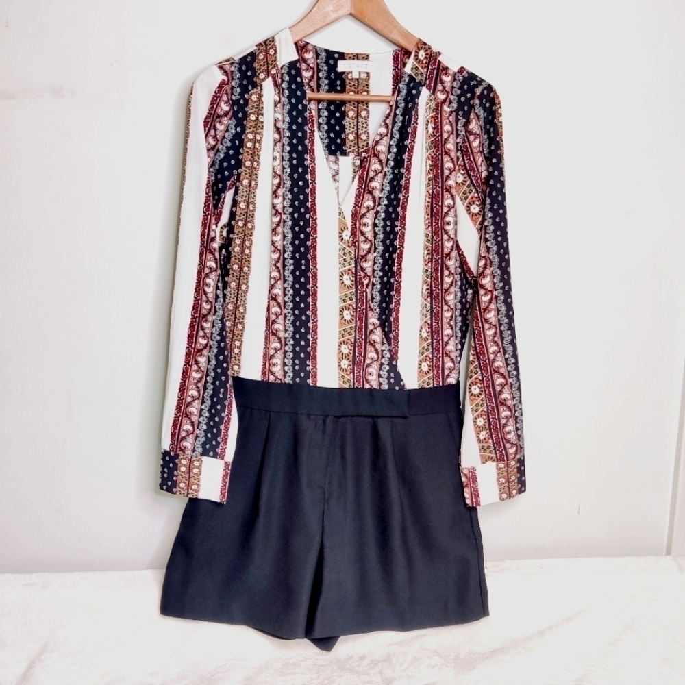 1 State Romper Jumpsuit Long Sleeve Shorts One Piece Wrap Top V Neck Womens Sz 4